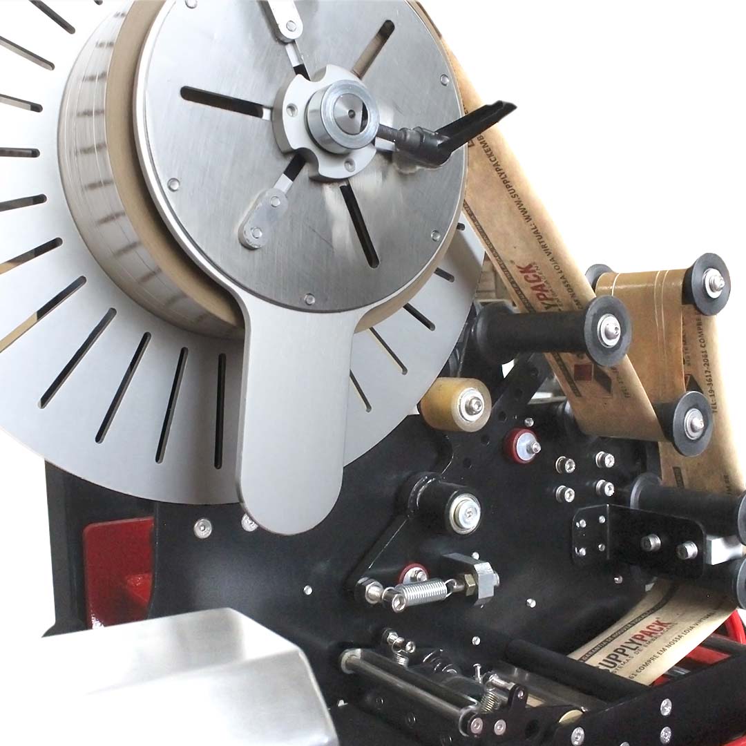 Seladora Eco Kraft 8001 — detalhe do cabeçote aplicando fita kraft