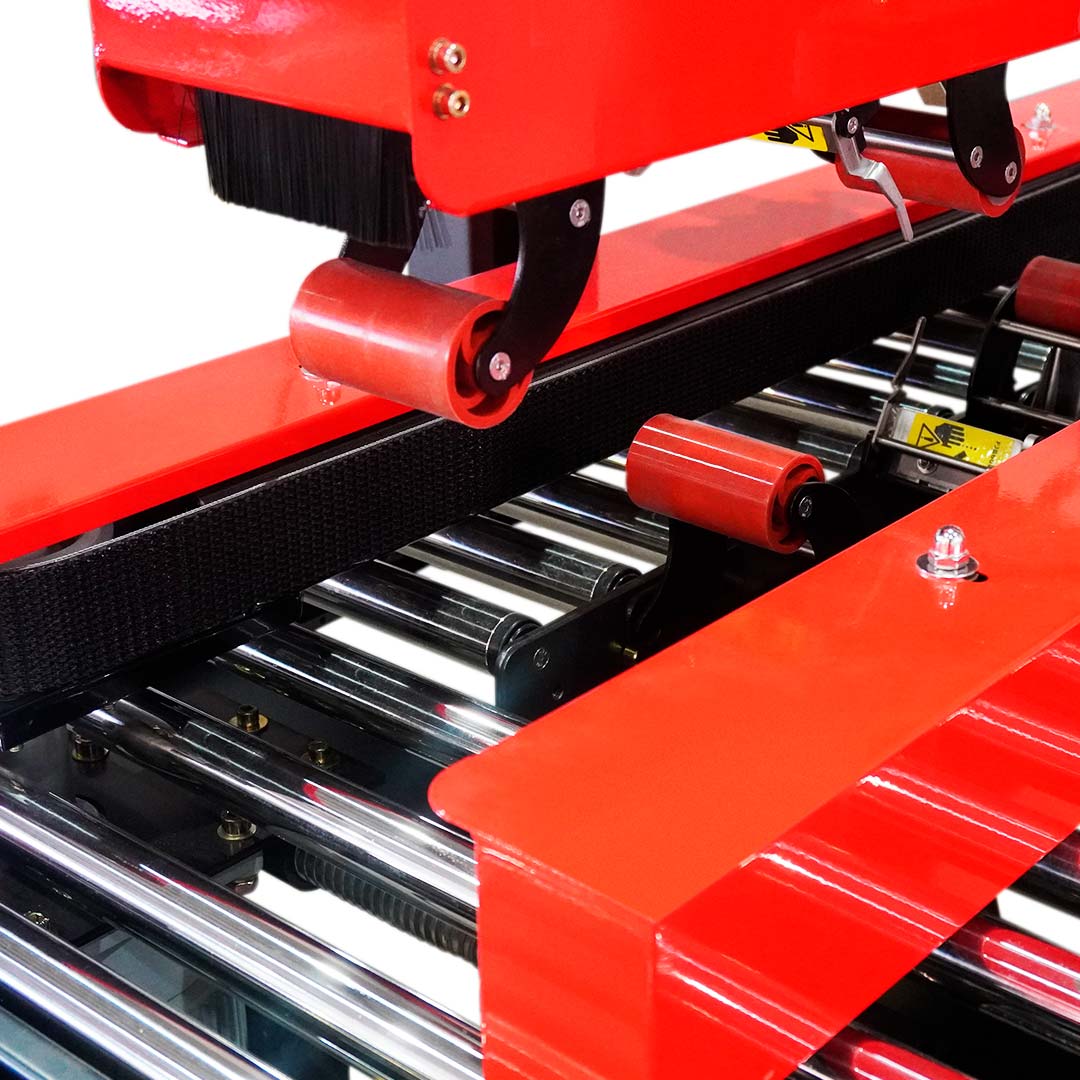 Seladora SPS-480AC — detalhe do cabeçote e esteira lateral