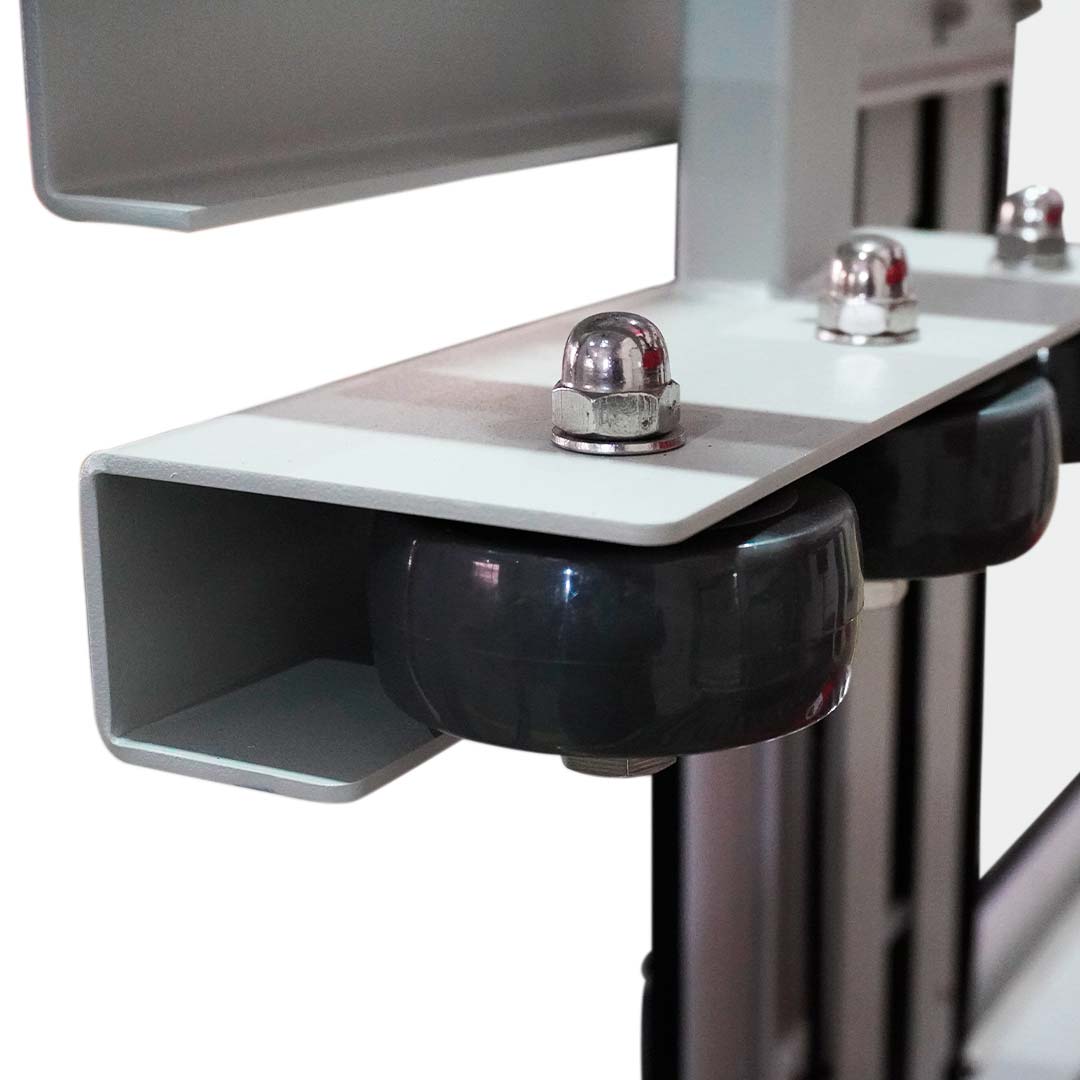 Seladora SXJ-7080B — detalhe do rodízio para movimentação