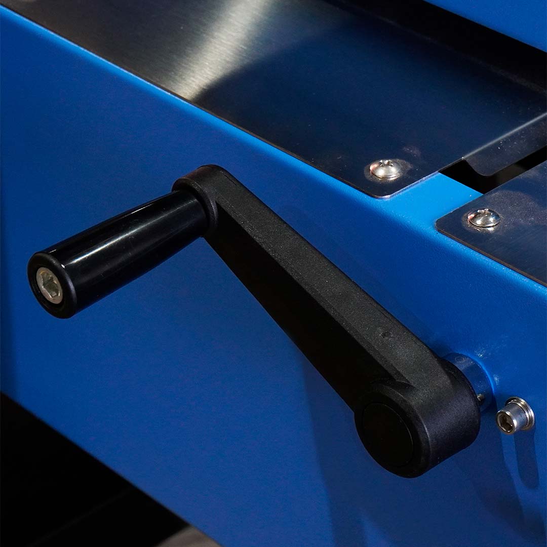 Seladora SXJ-3040SA — detalhe da manivela de ajuste de largura