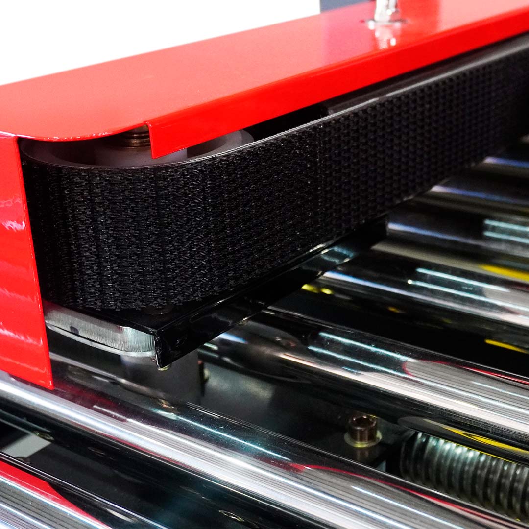 Seladora SPS-480AC — detalhe da esteira lateral de tração