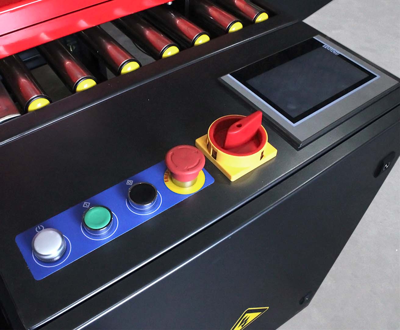 Seladora Eco Kraft 8001 — painel de controle touch e botão de emergência